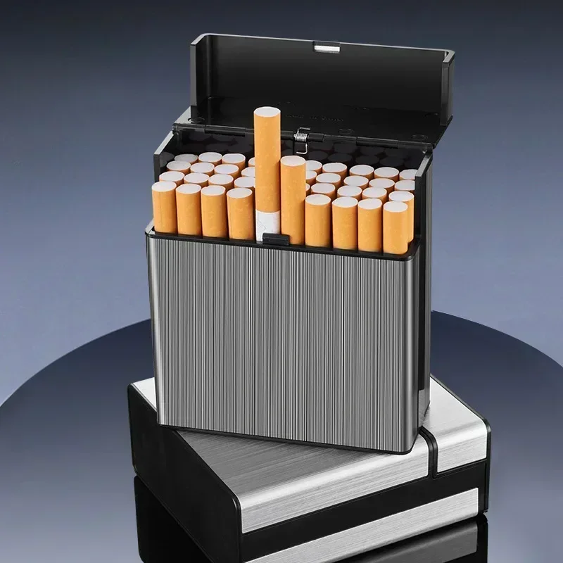 Packaging - 40本収納可能な、携帯用スリム型アルミ製シガレットケース。通常のプラスチック製タバコホルダーとしても使用可能。収納ボックスとして、また喫煙用アクセサリーとしても。